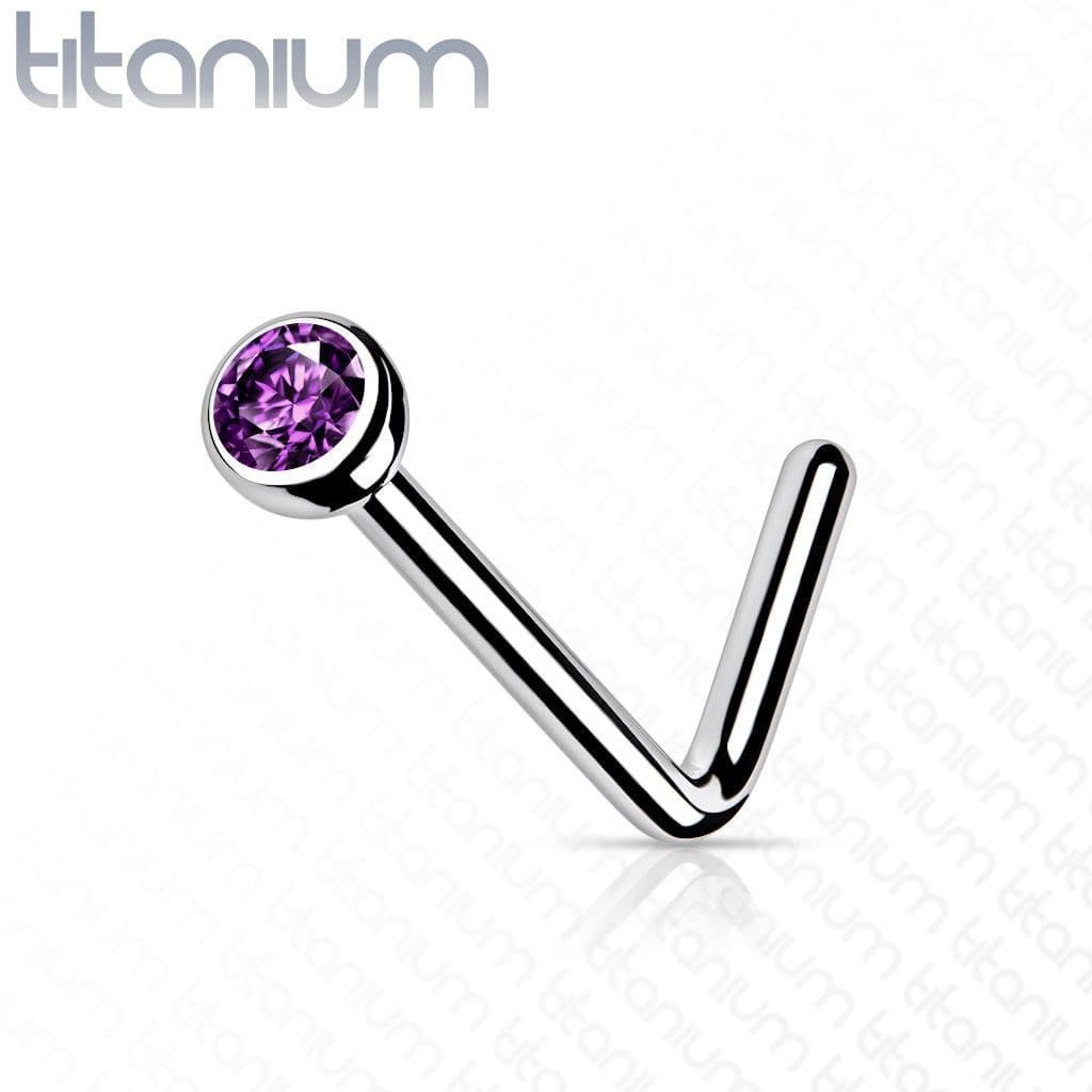 Zahnutý piercing do nosu - titan (fialová)