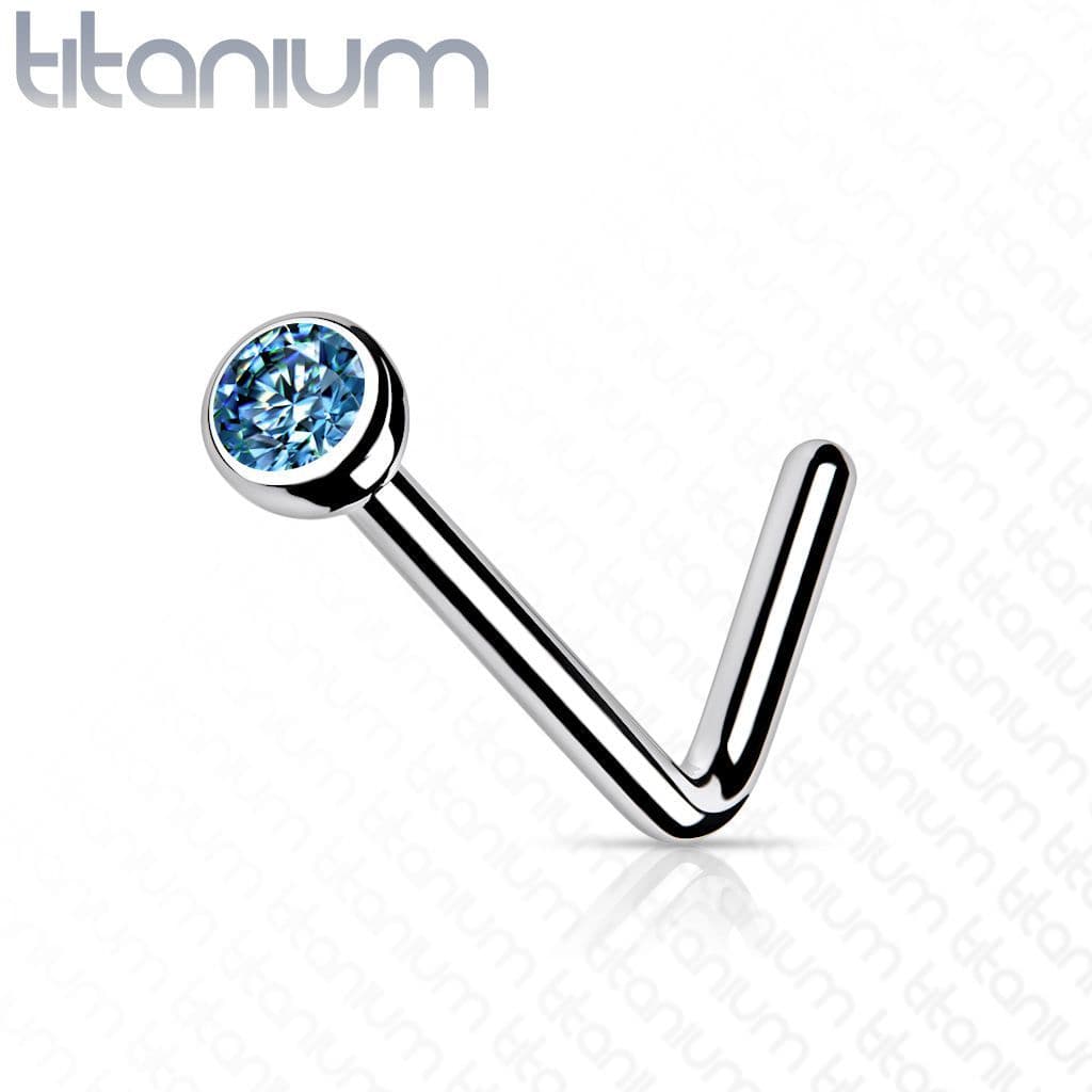 Zahnutý piercing do nosu - titan (tyrkysová)