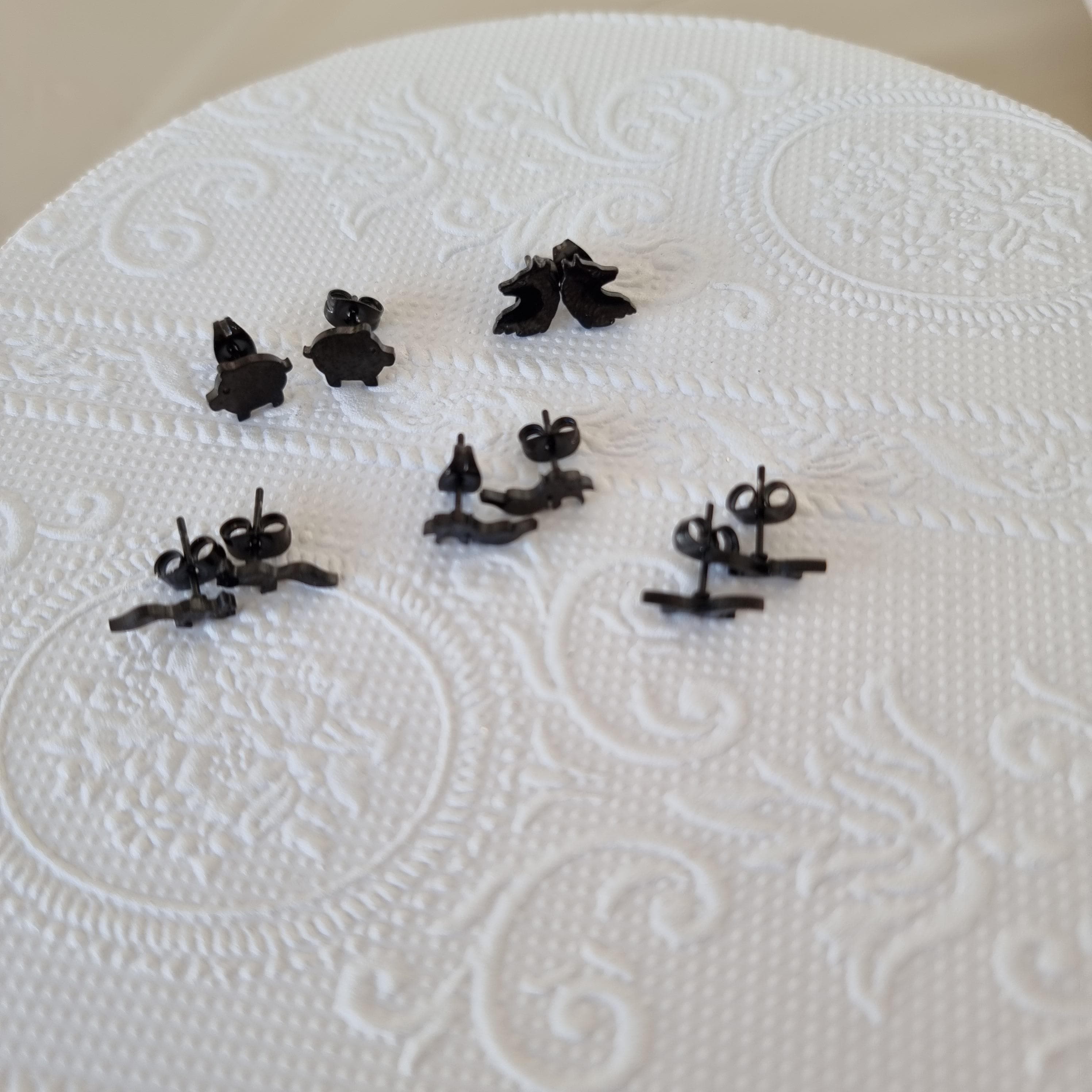 Náušnice se zvířátky Black Animals, Vlk — Aranys.cz
